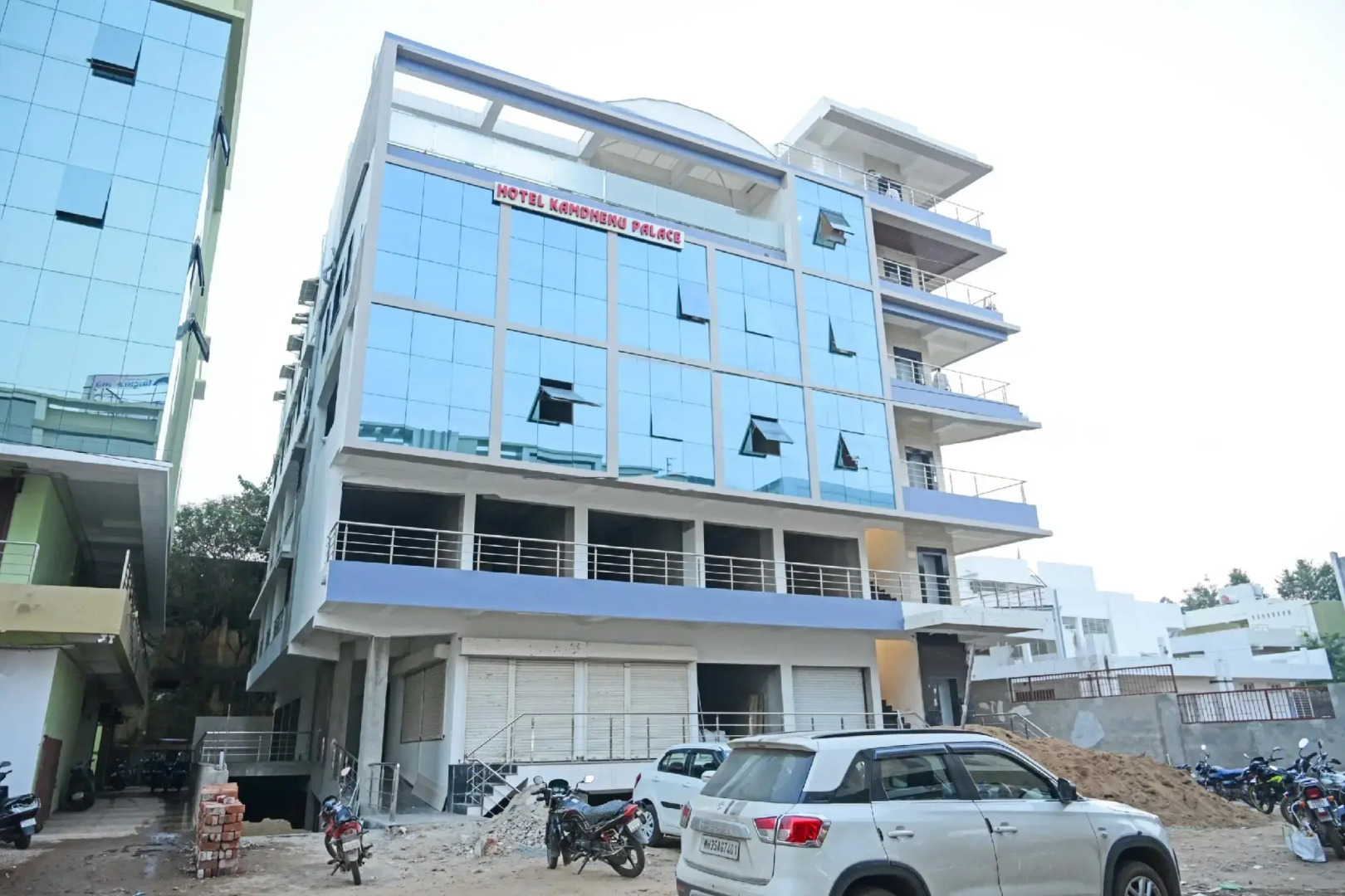 OYO Flagship 83429 Hotel Kamdhenu Palace