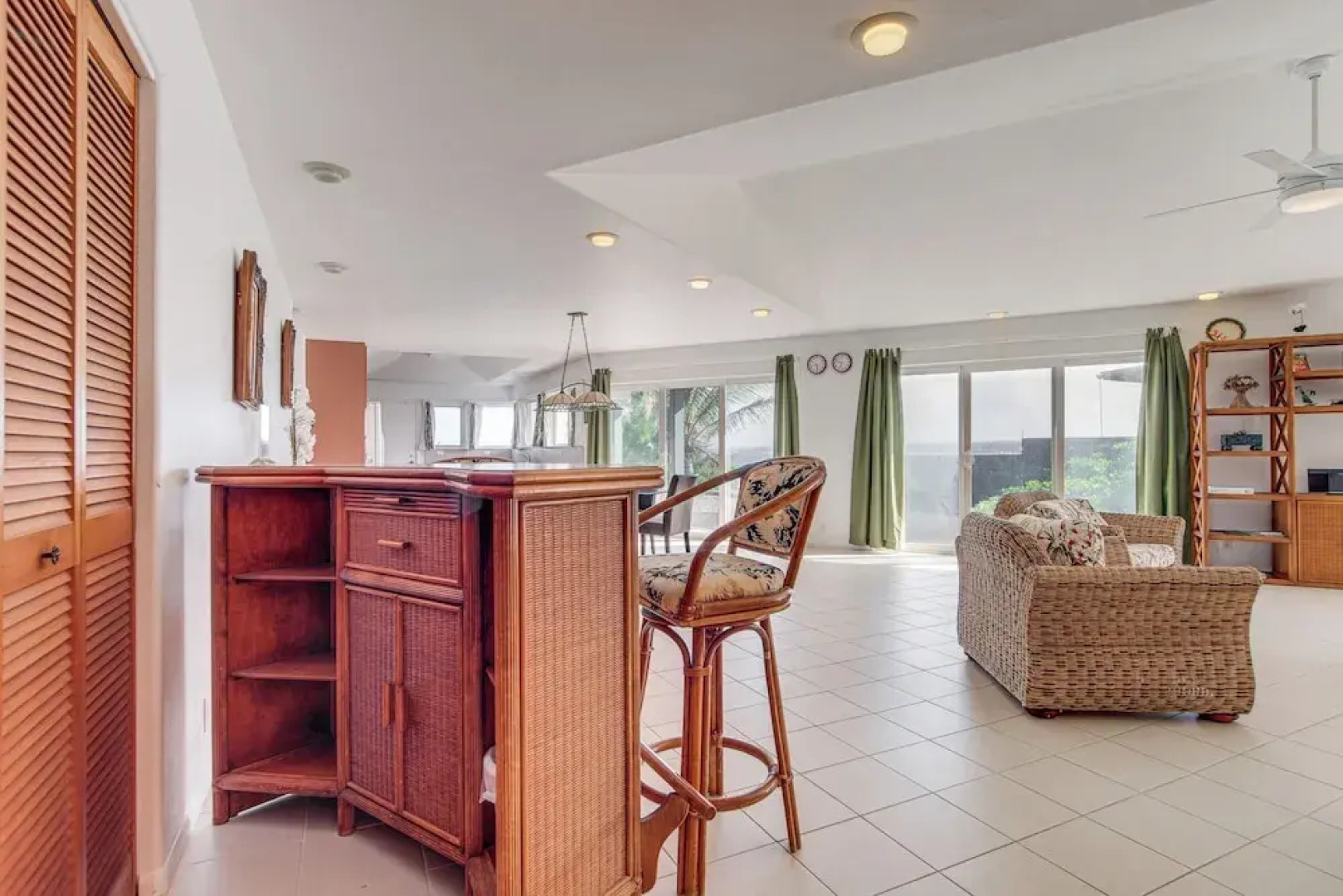 Oceanfront Keaau Gem: Ocean & Sunrise Views, Pool