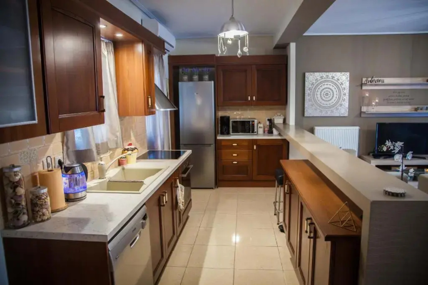 MiLo Luxury House -Free Airport pick up-10min drive