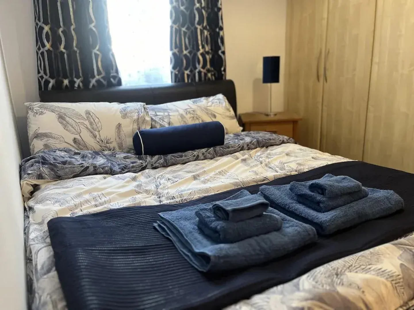 Beautiful 2 - Bed Apartment in Aylesbury