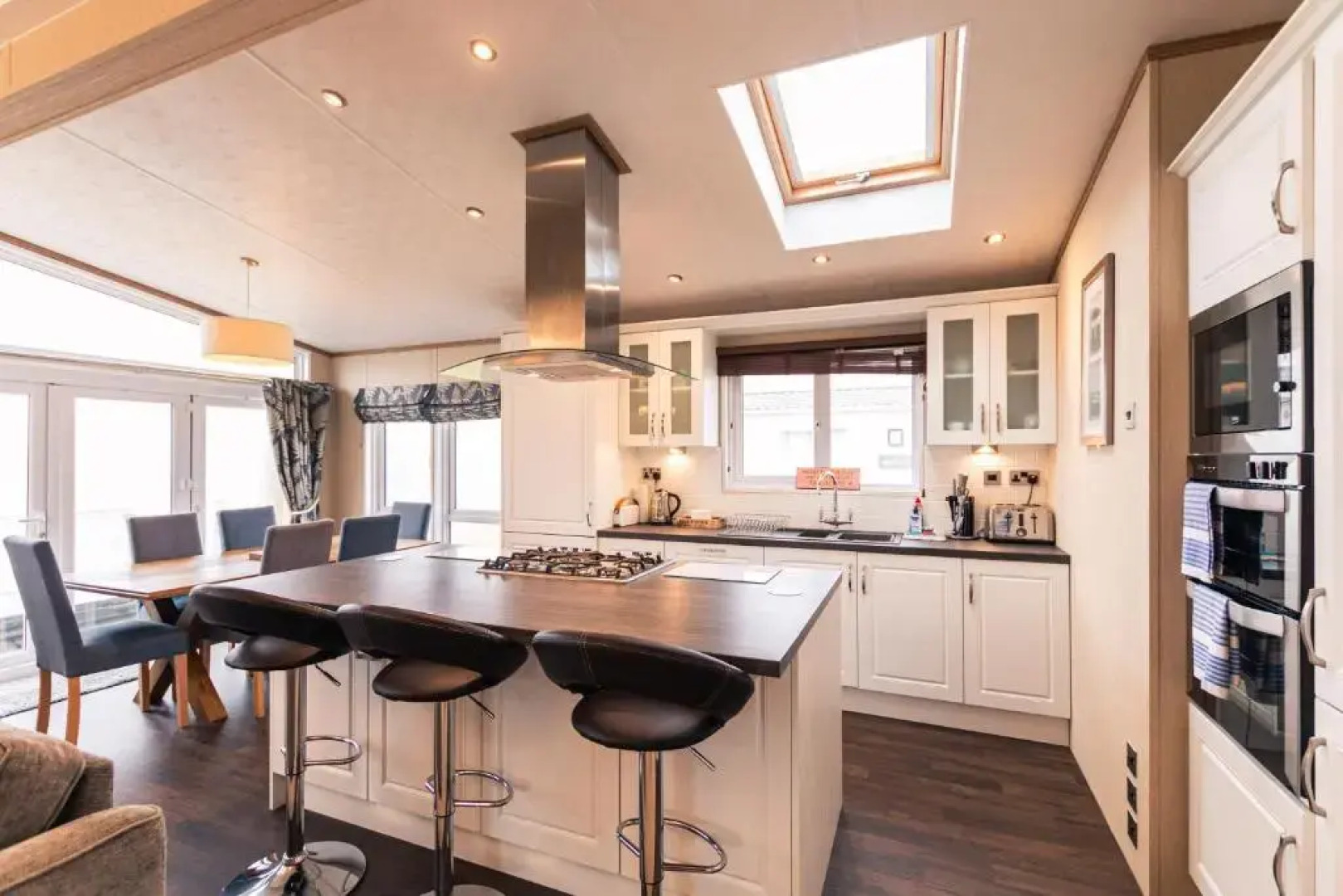 Lakeside Gem with Hot Tub