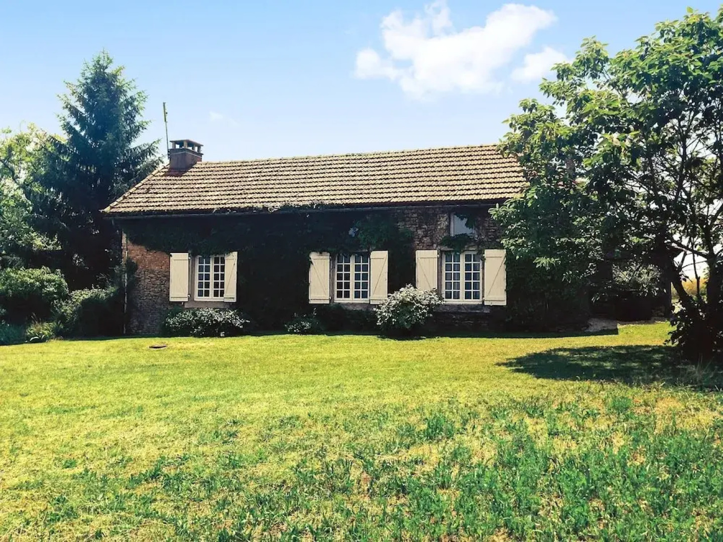 House With 4 Bedrooms in Saint-amand-de-coly, With Wonderful Mountain