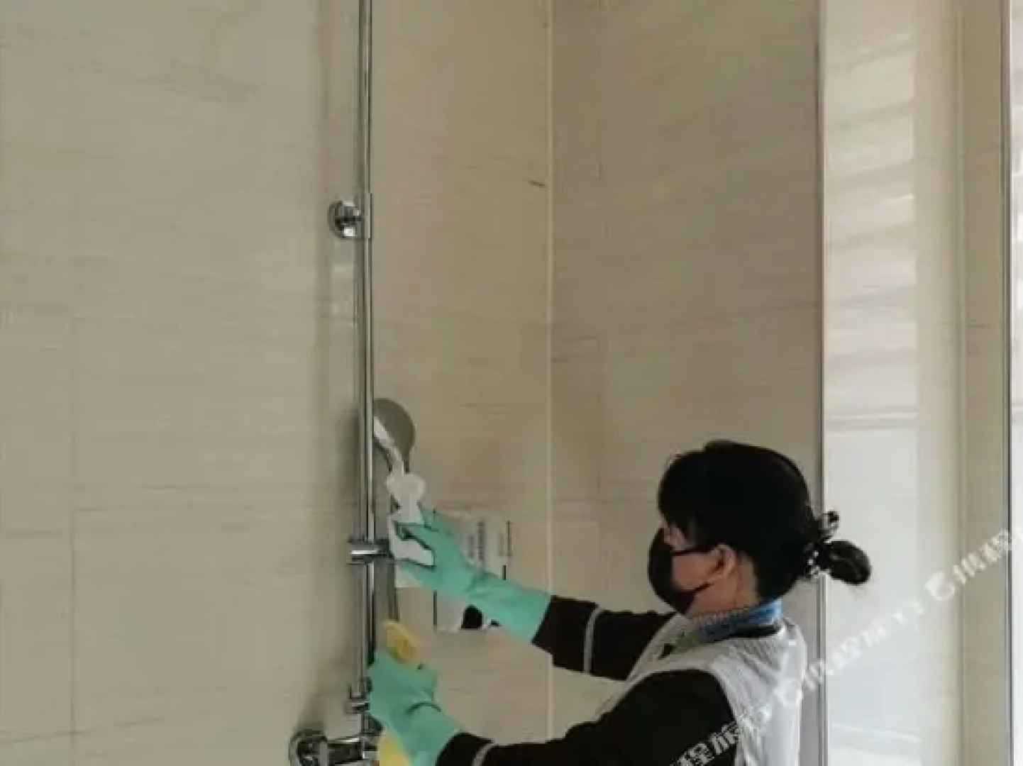 Huachen Zhongzhou Business Hotel