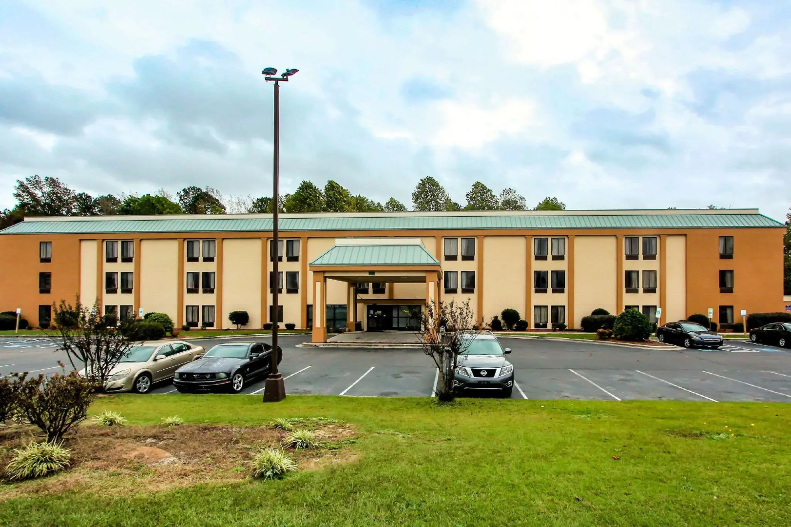 La Quinta Inn & Suites by Wyndham Fayetteville I-95