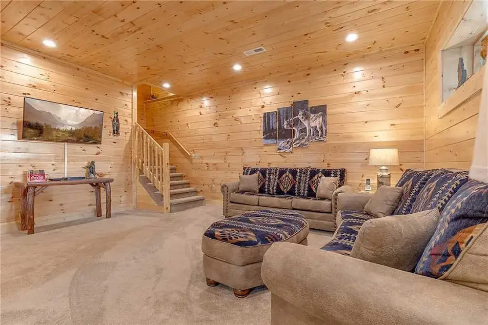 Lone Wolf Lodge - Three Bedroom Cabin