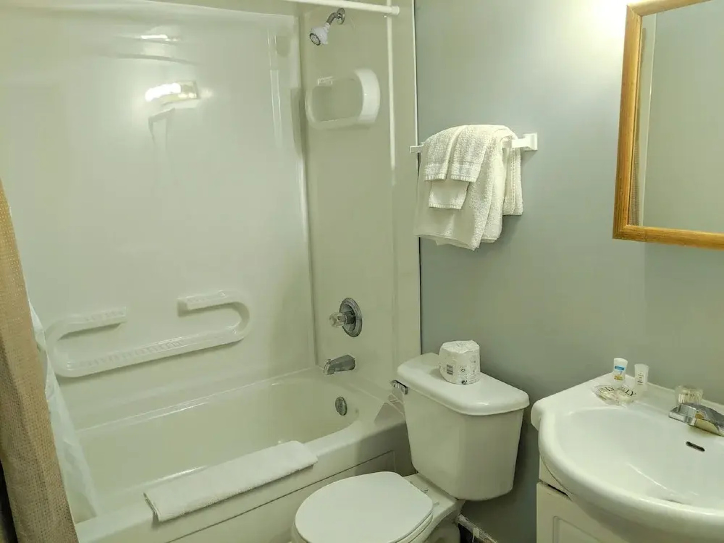 Skyline Motel & Campus Inn