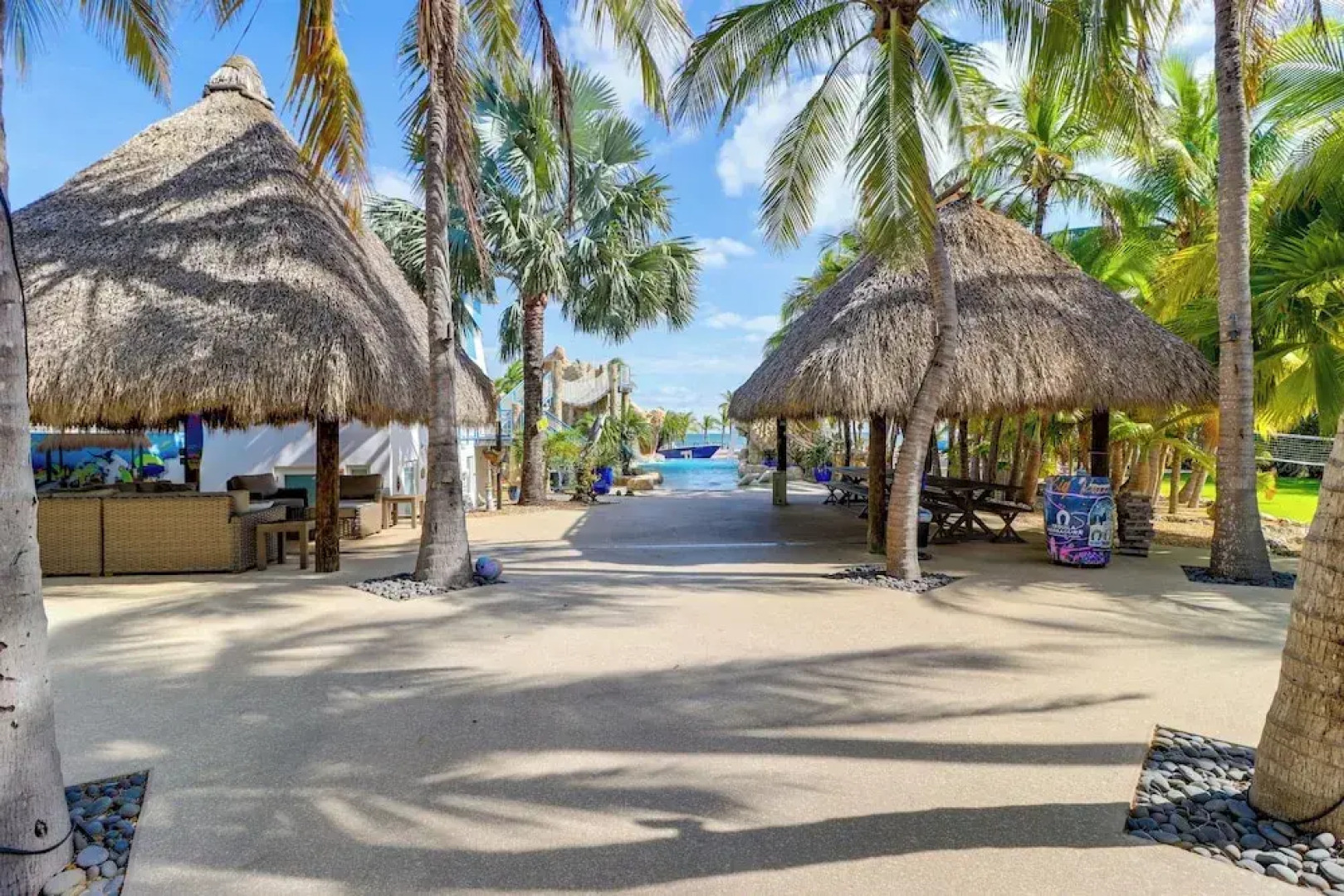 1 Mi to Dtwn: Oceanfront Gem w/ Resort Amenities!