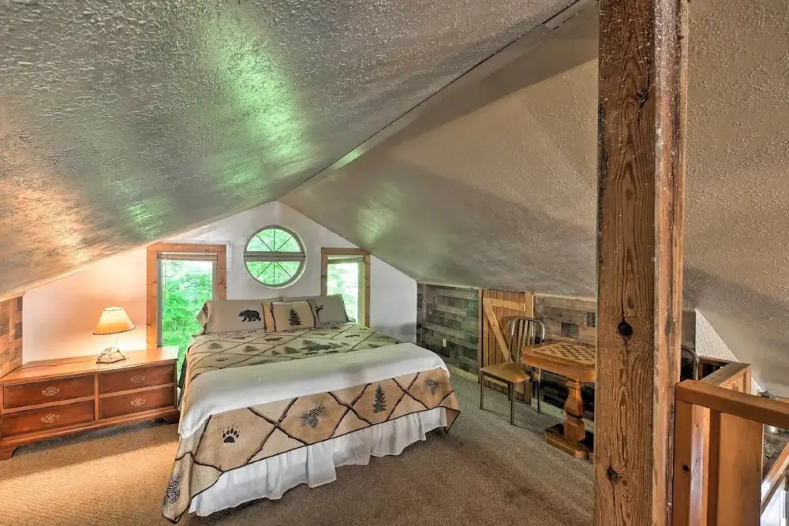 Tenn River Cabin w/ Hot Tub - 10 Mi to Chattanooga