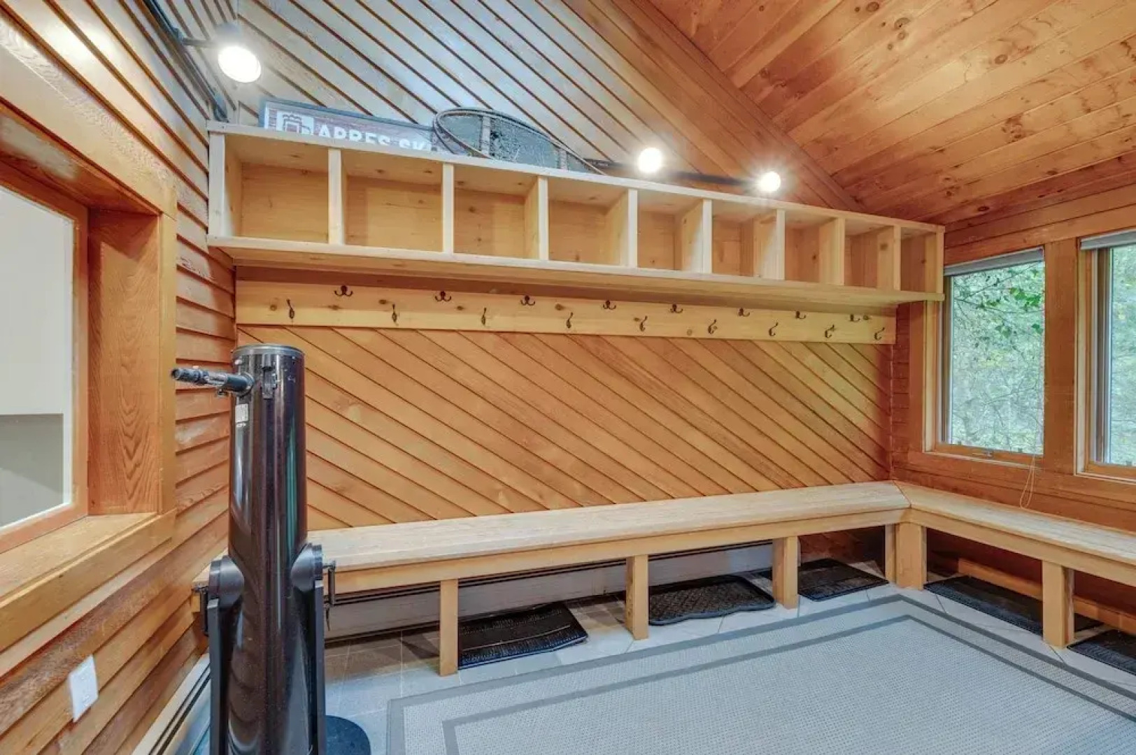 Ski-in Condo w/ Hot Tub on Burke Mtn Slopes!