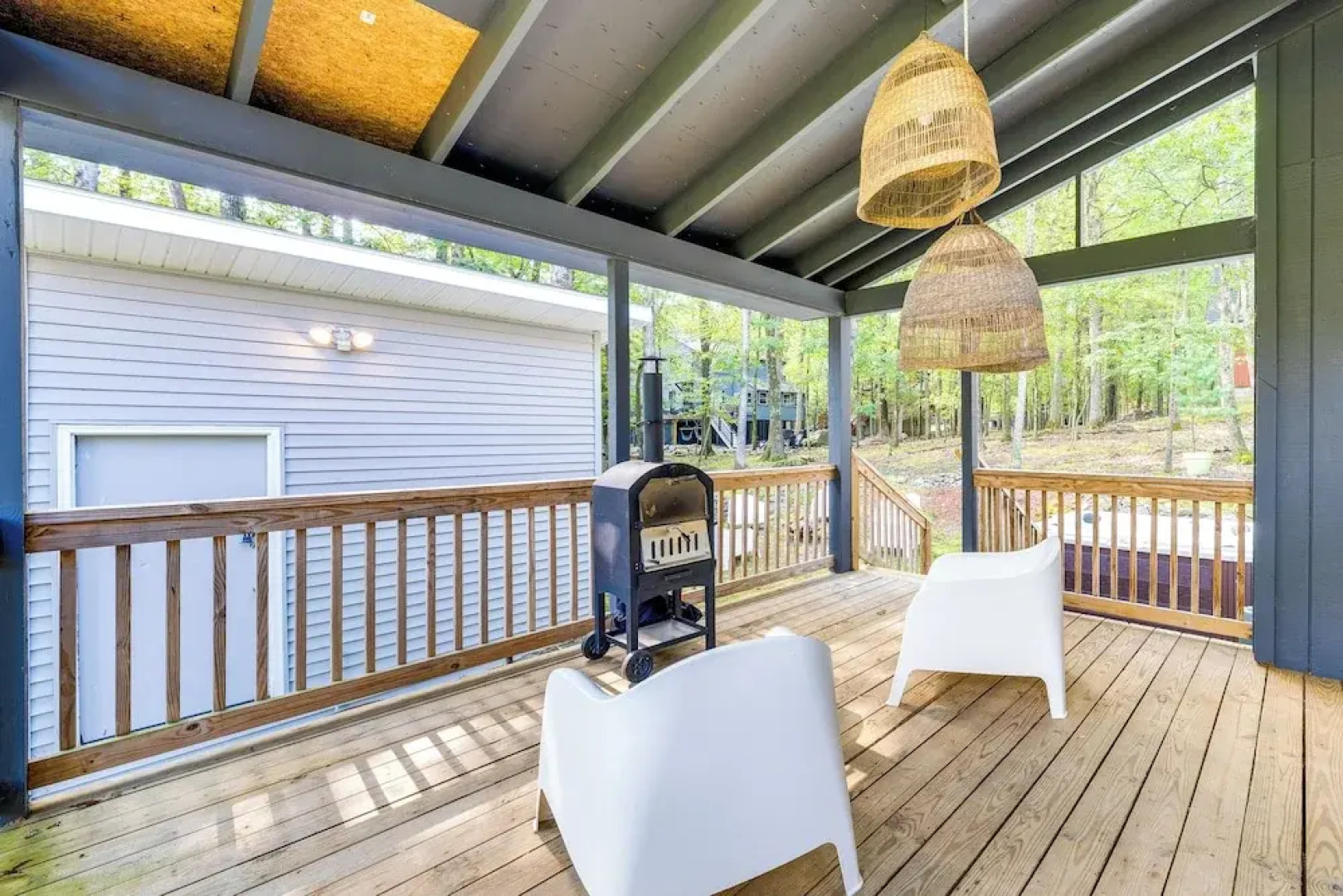 Private Yard, Playset: Family Home in Penn Estates