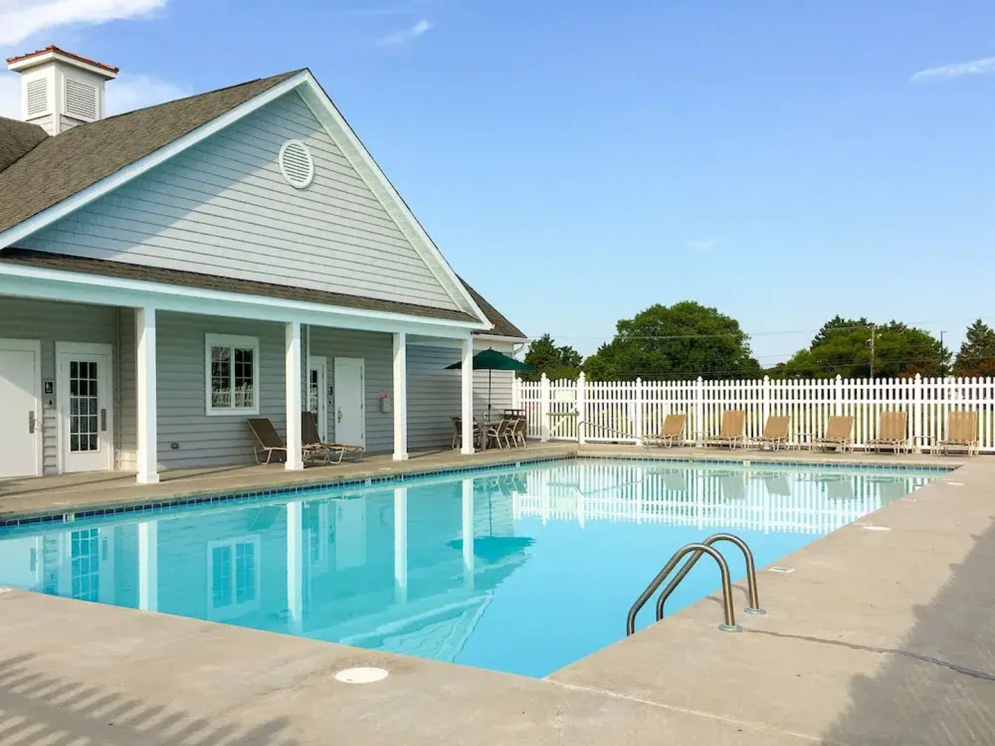 New Listing! Seaside Ge Gem W/ Balcony & Pool 3 Bedroom Townhouse