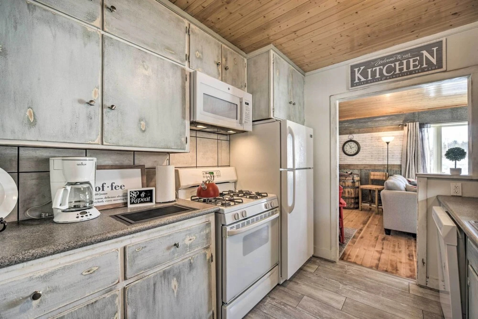 Family Home - Walk to Town & Balsam Lake!