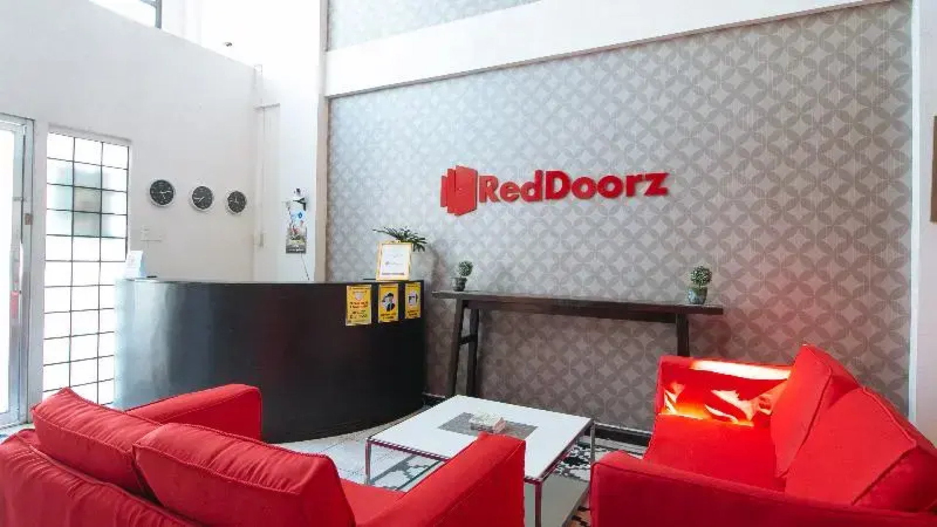 RedDoorz @ Km 50 Aguinaldo Highway Tagaytay - Vaccinated Staff