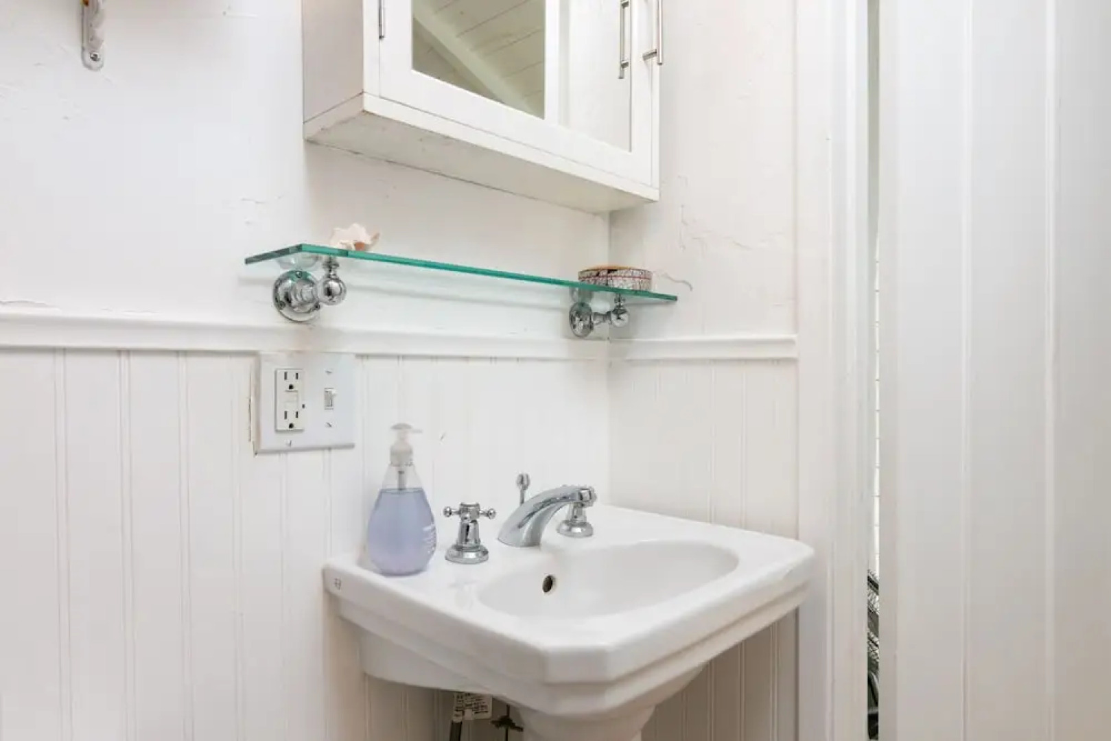 1395 Virginia Road Cottage Unit B Studio Bedroom 1 Bathroom Cottage