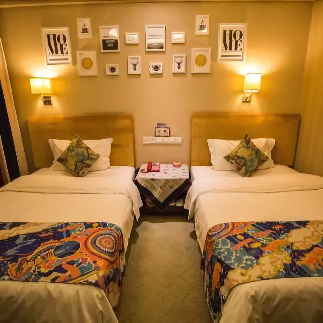 Four Seasons Holiday Hotel