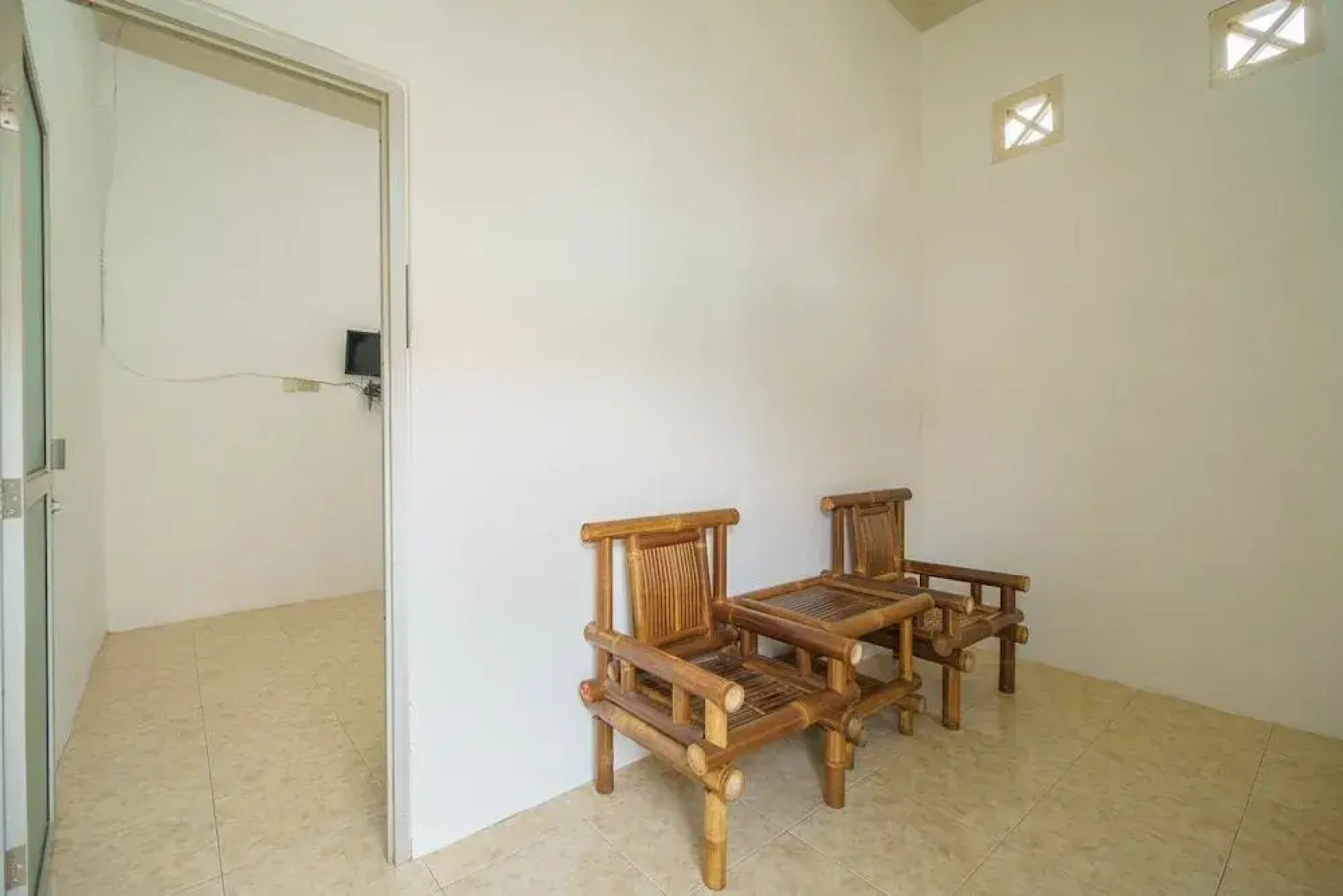 RedDoorz near Watervang Lubuk Linggau 2