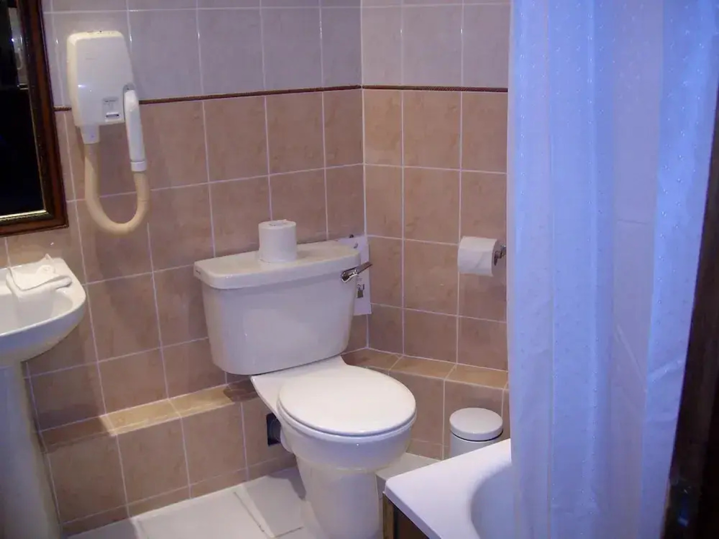 London Elizabeth Hotel