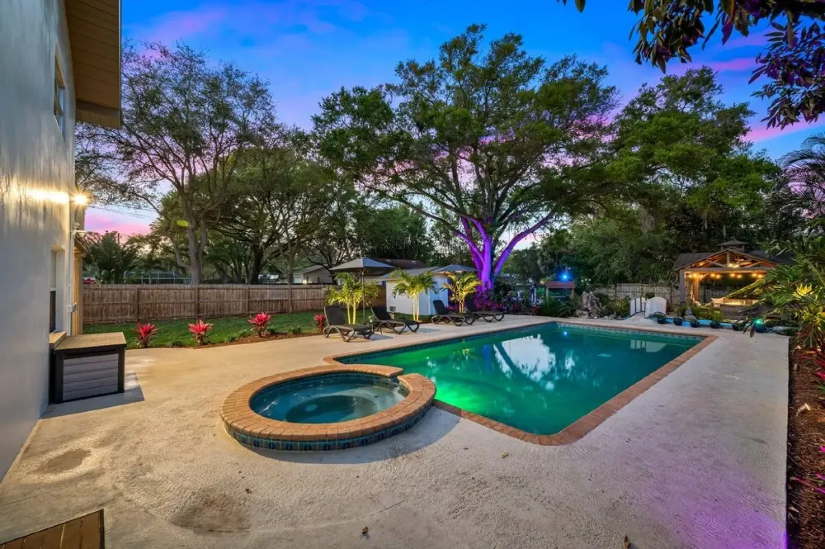 Luxe Largo Retreat: Pool, Games, Basketball & More