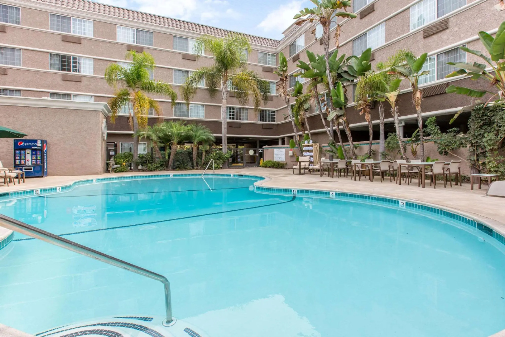 Best Western Inn & Suites San Diego – Zoo/SeaWorld Area