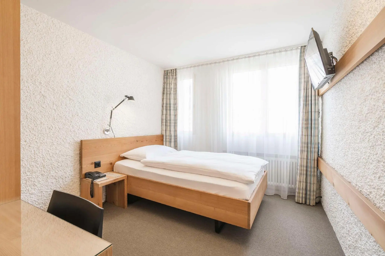 Отель Hauser Swiss Quality