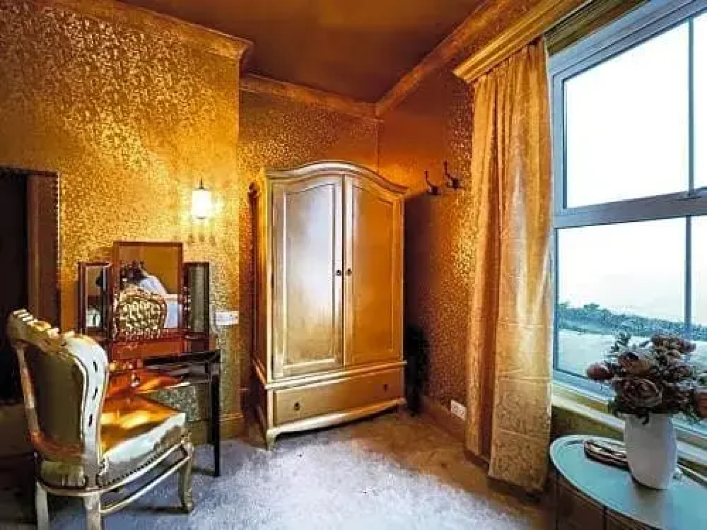 Emerald Healing Centre - Hotel & Retreat