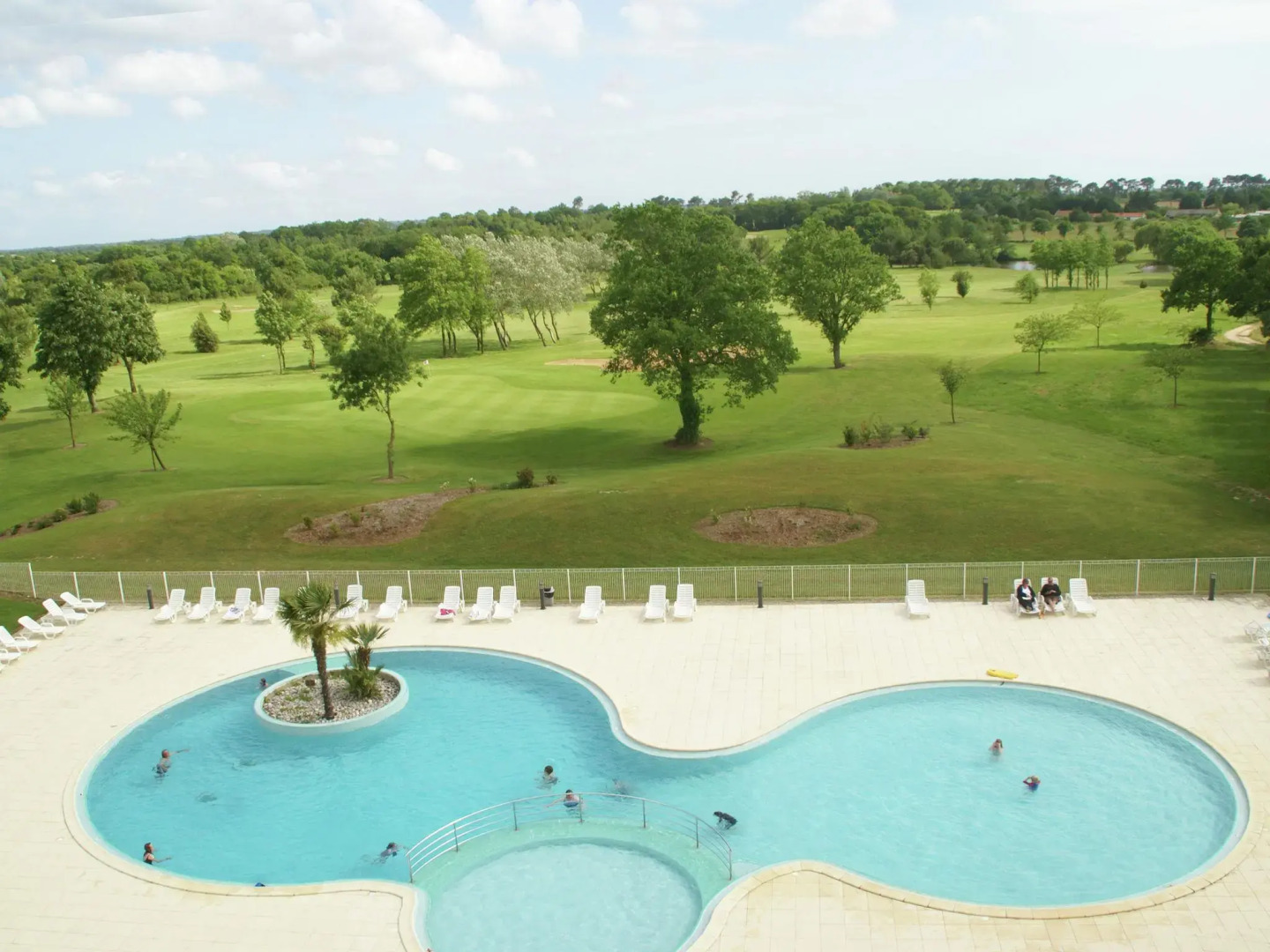 Charming holiday home with dishwasher located at golf course