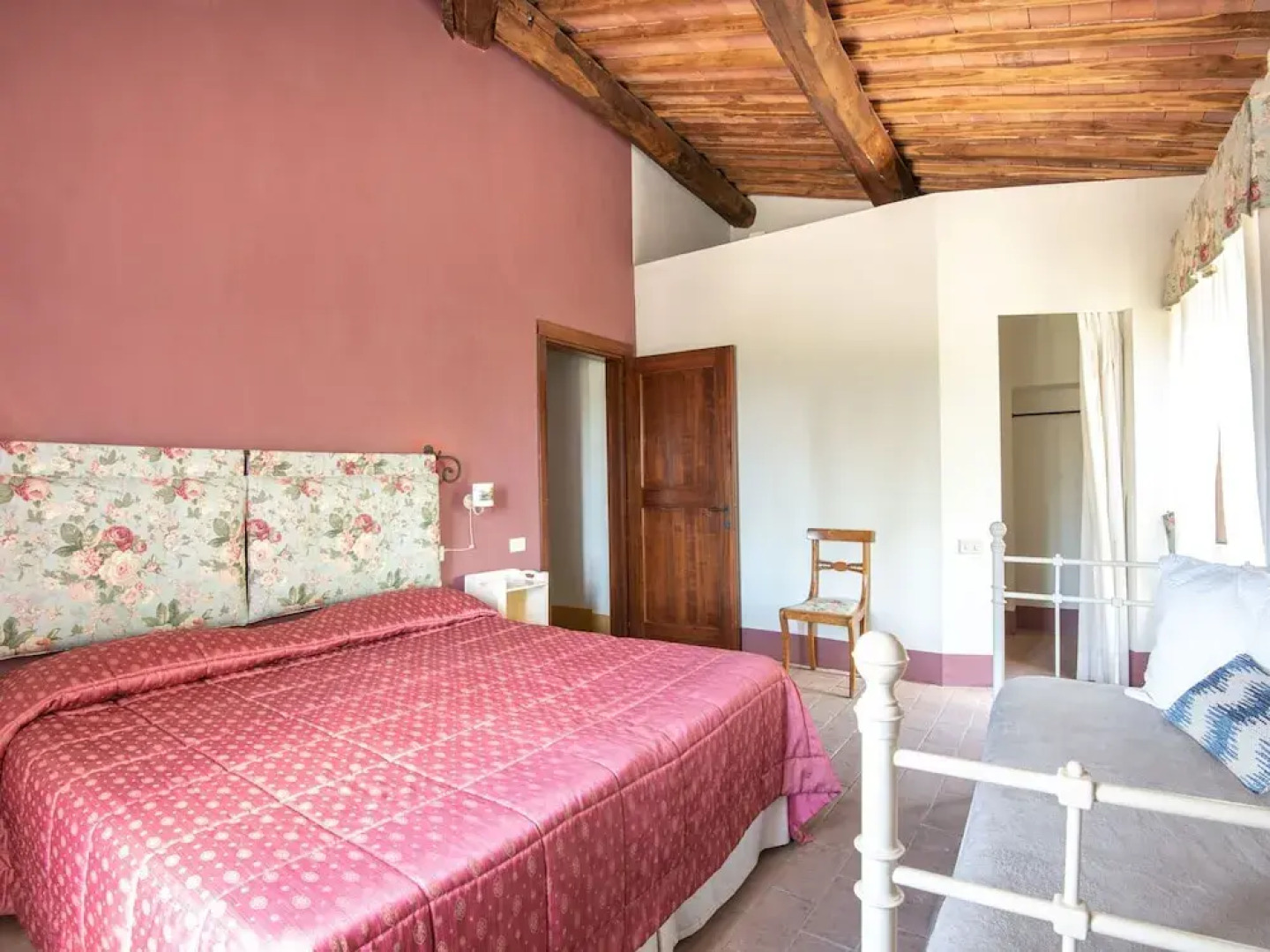 Secluded Apartment in Rapolano Terme with Garden