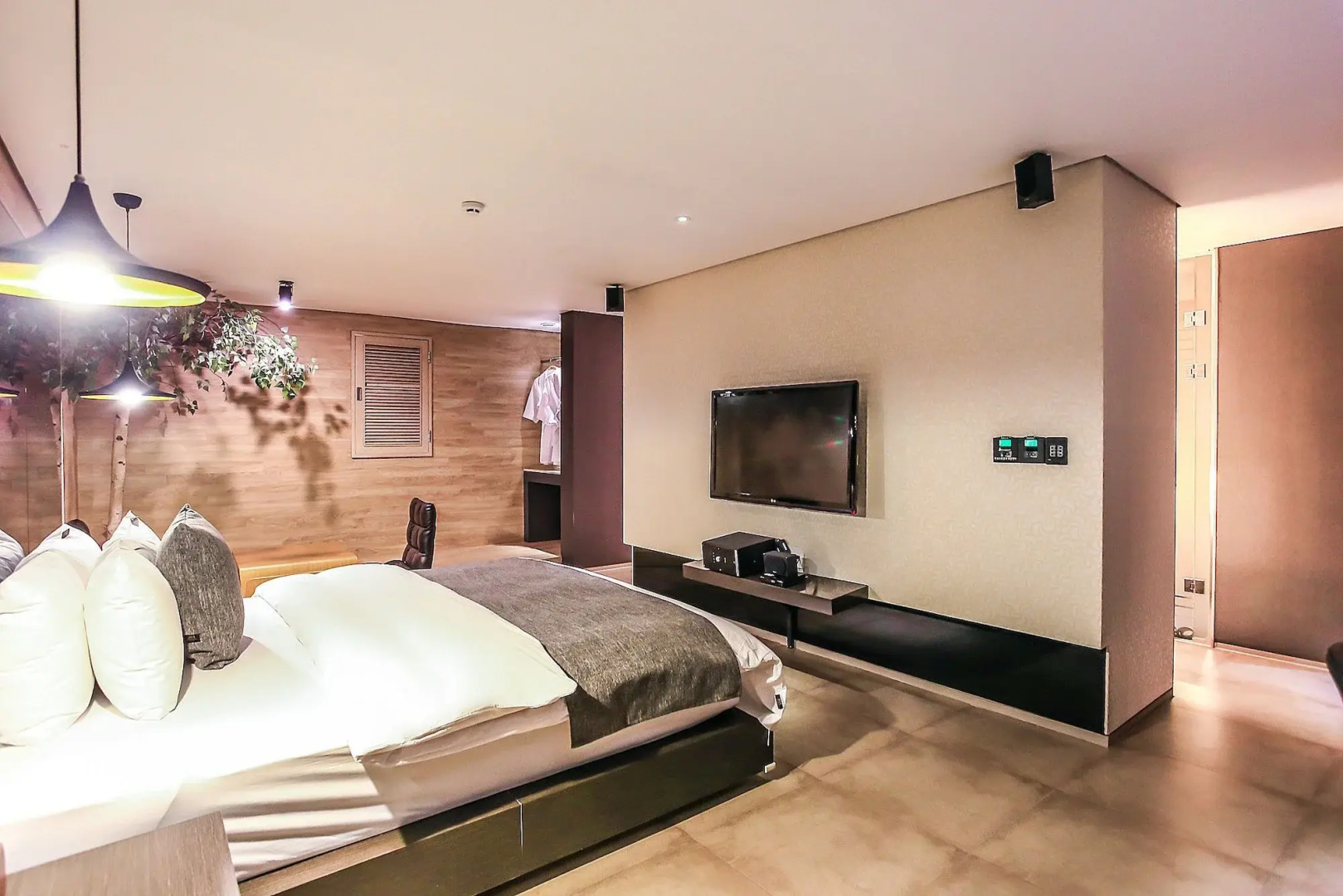 JBIS Hotel