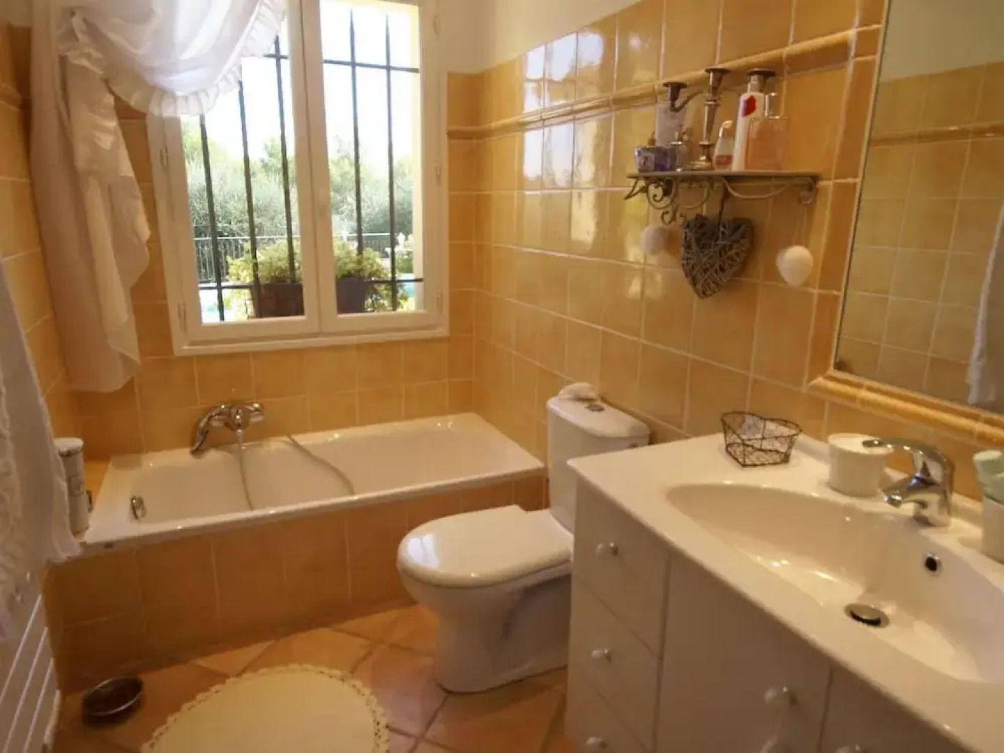 Luxurious Villa With Internet and Private Swimming Pool, Near Grasse