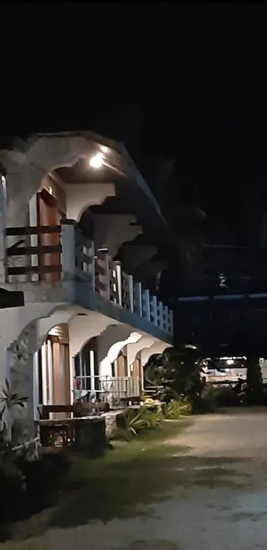 Tres Verdes Resort & Resto-Bar