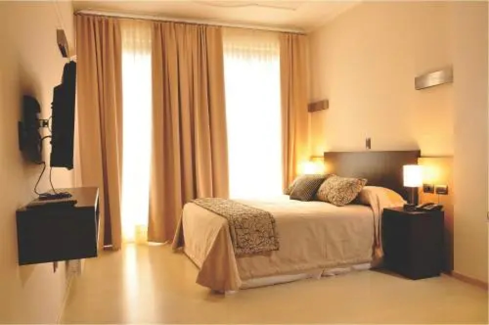 San Martin Plaza Hotel