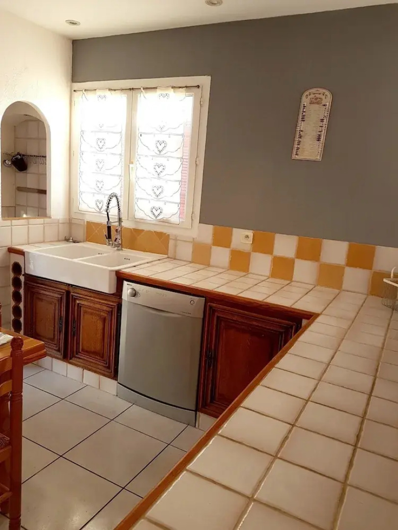 Villa With 4 Bedrooms in Florensac, With Enclosed Garden - 15 km From