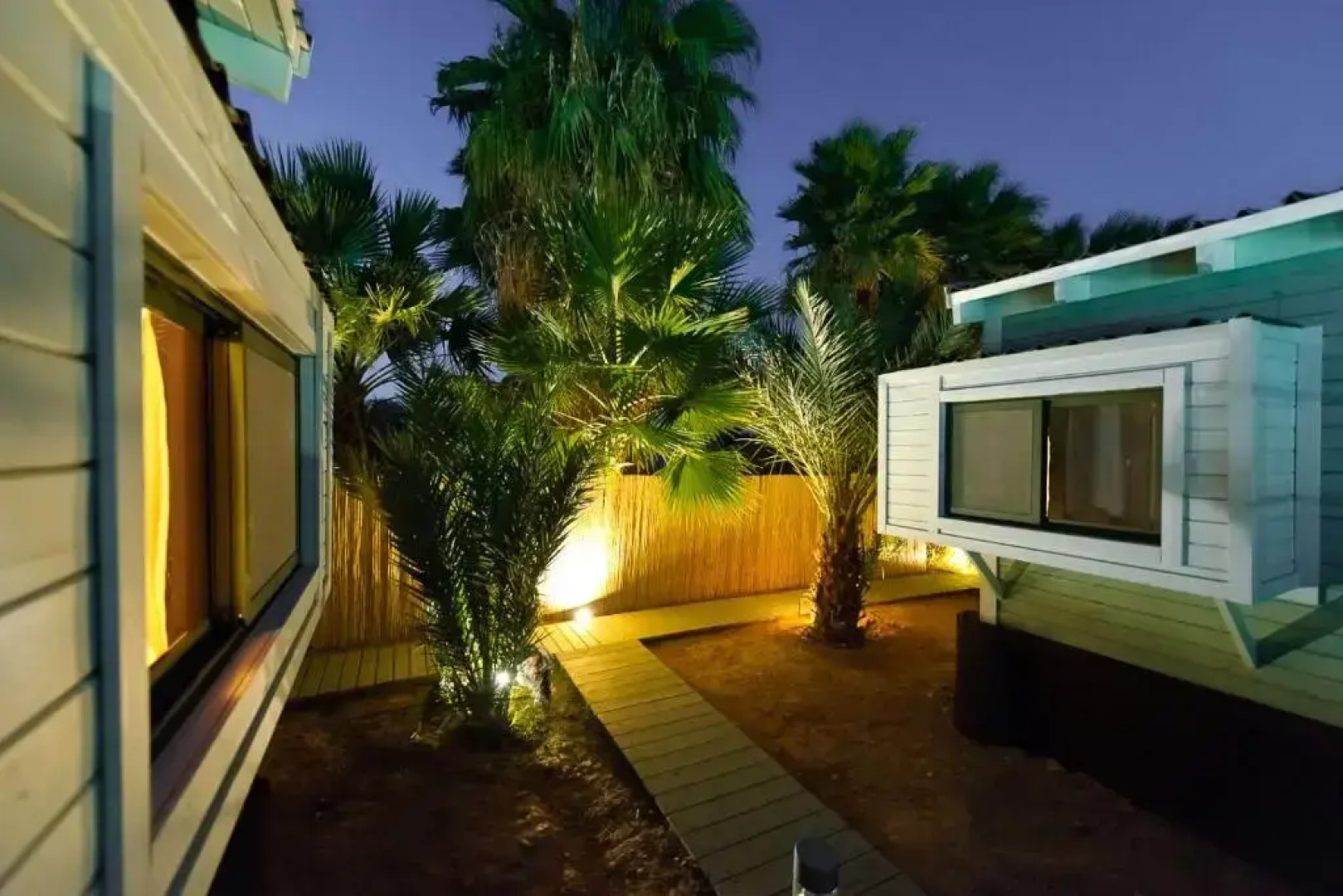 Somewhere - Chalets in the Arava