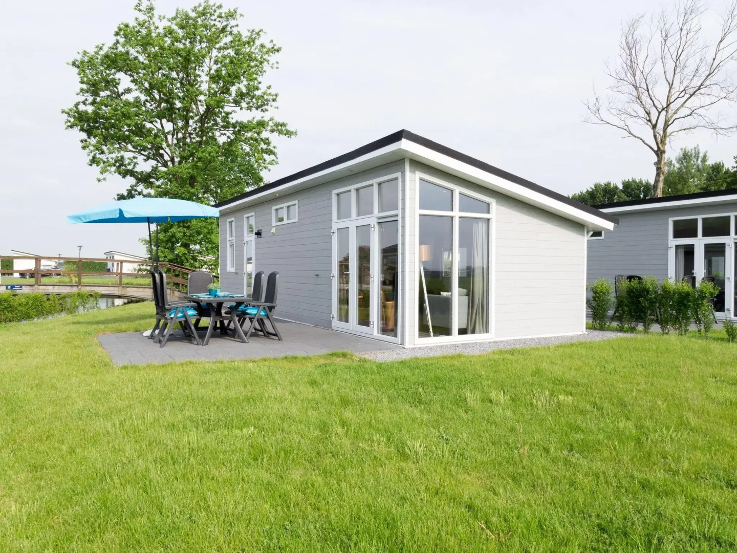 Detached, light chalet with dishwasher not far from Hoorn