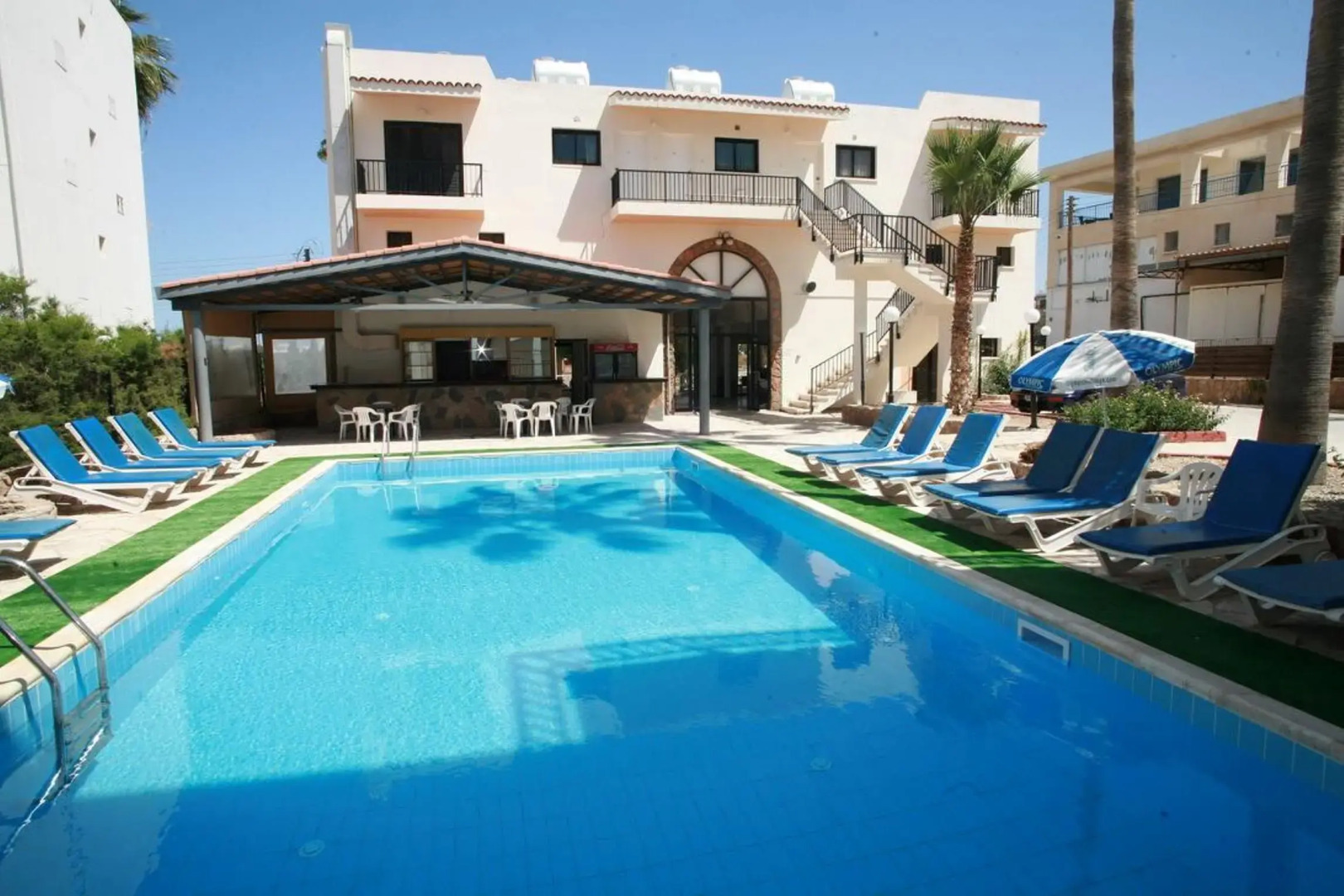 New York Plaza Hotel Apartments