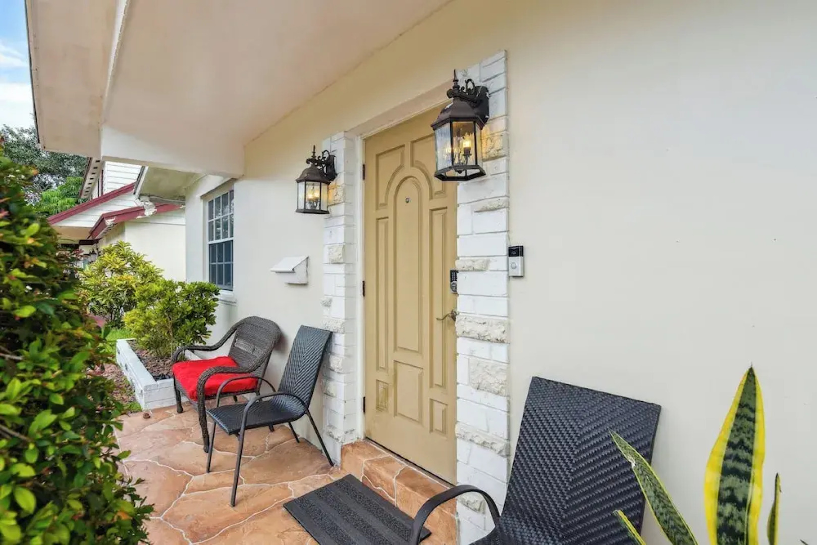Patio + Yard: Family-friendly Miami Oasis!