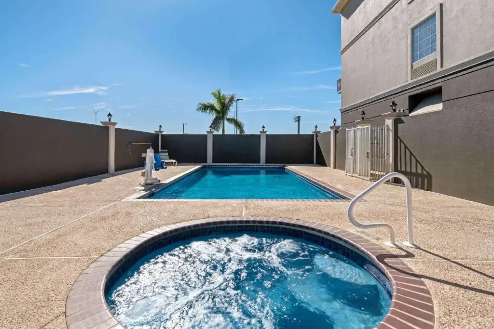 La Quinta by Wyndham Mercedes