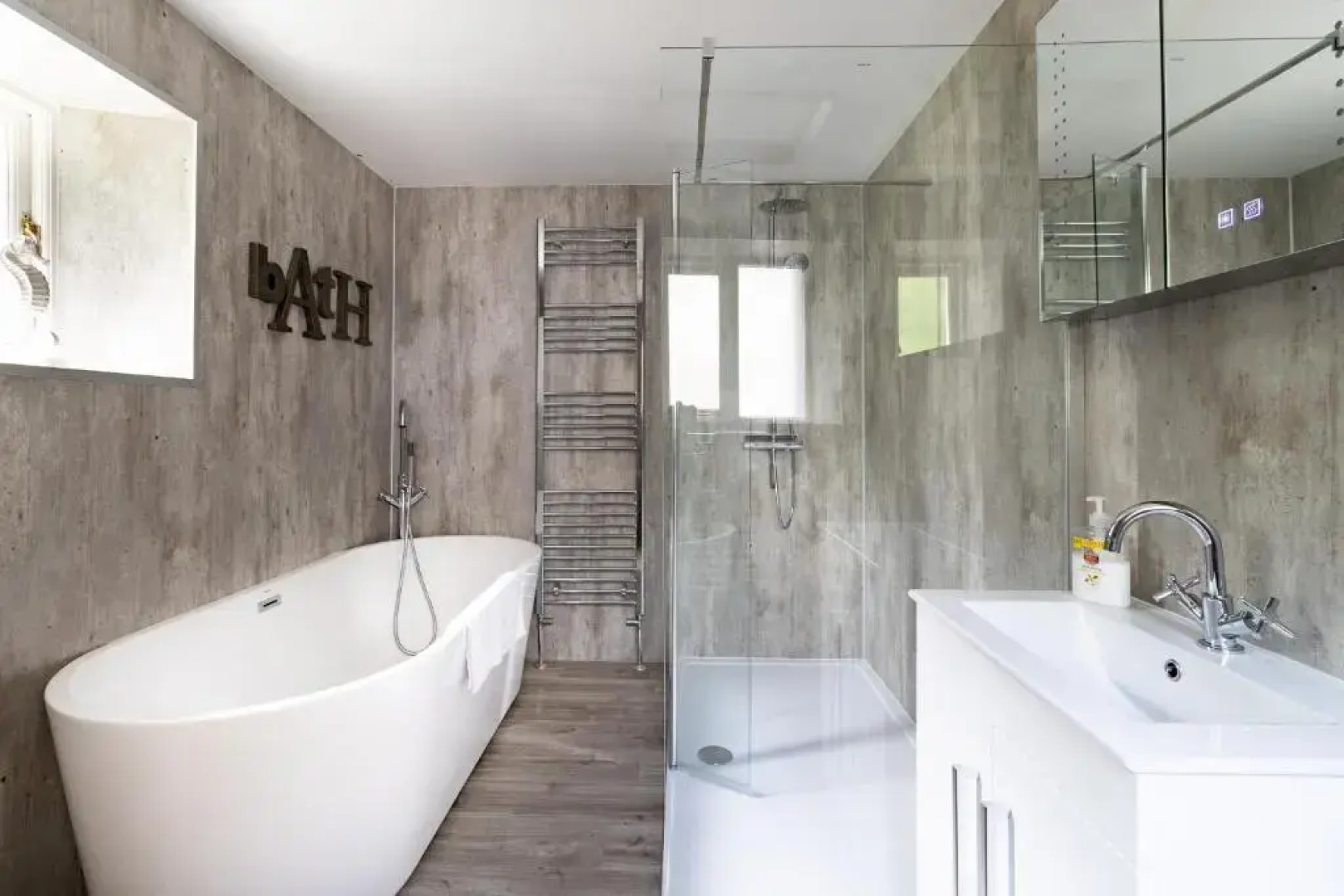 Berry Cottage - 4 Bedroom, Pet-Friendly Cottage Sleeping 8