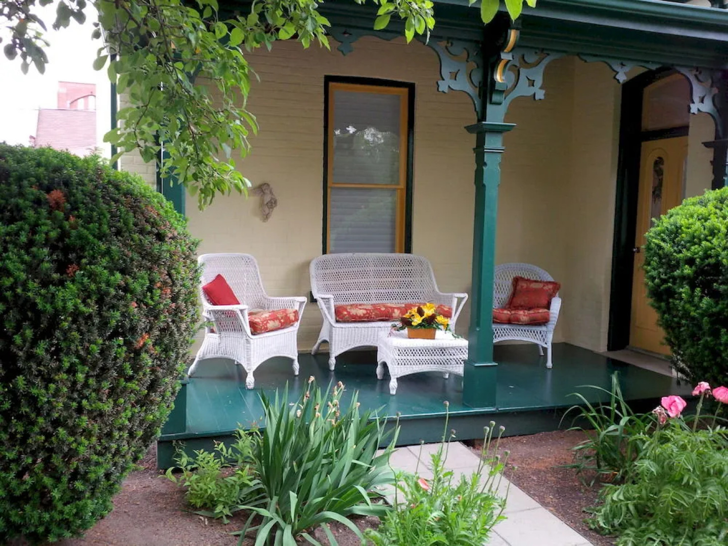 Legacy House Bed and Breakfast