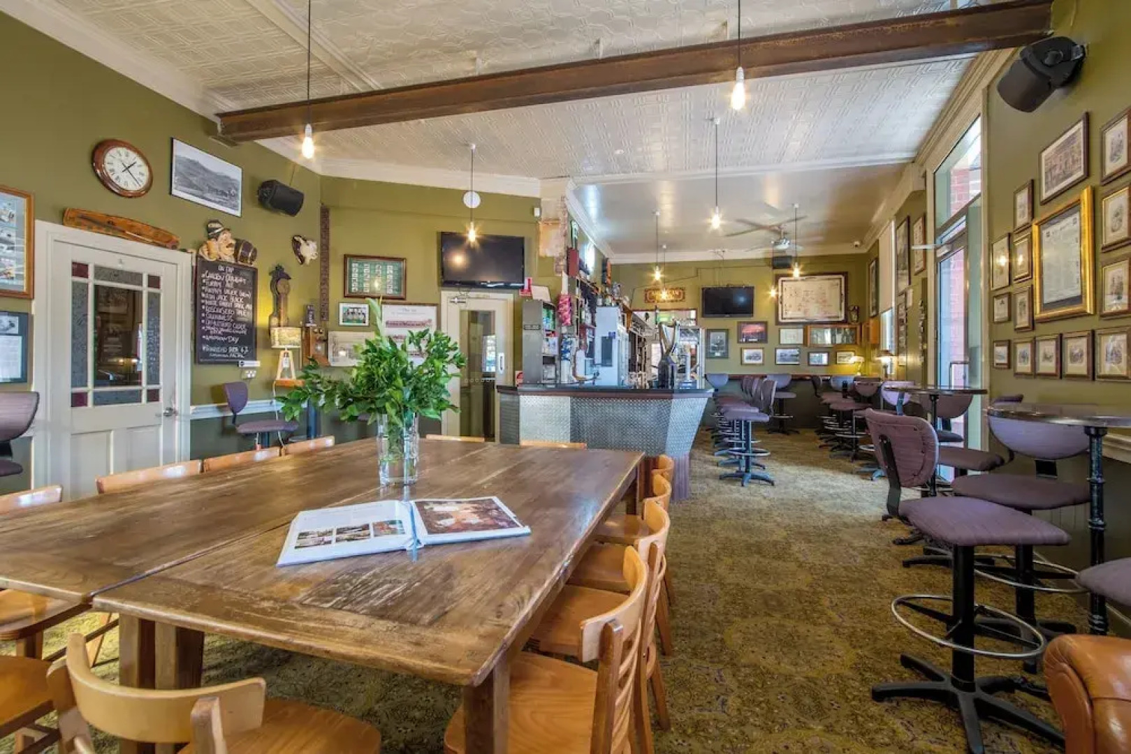 American Hotel Creswick