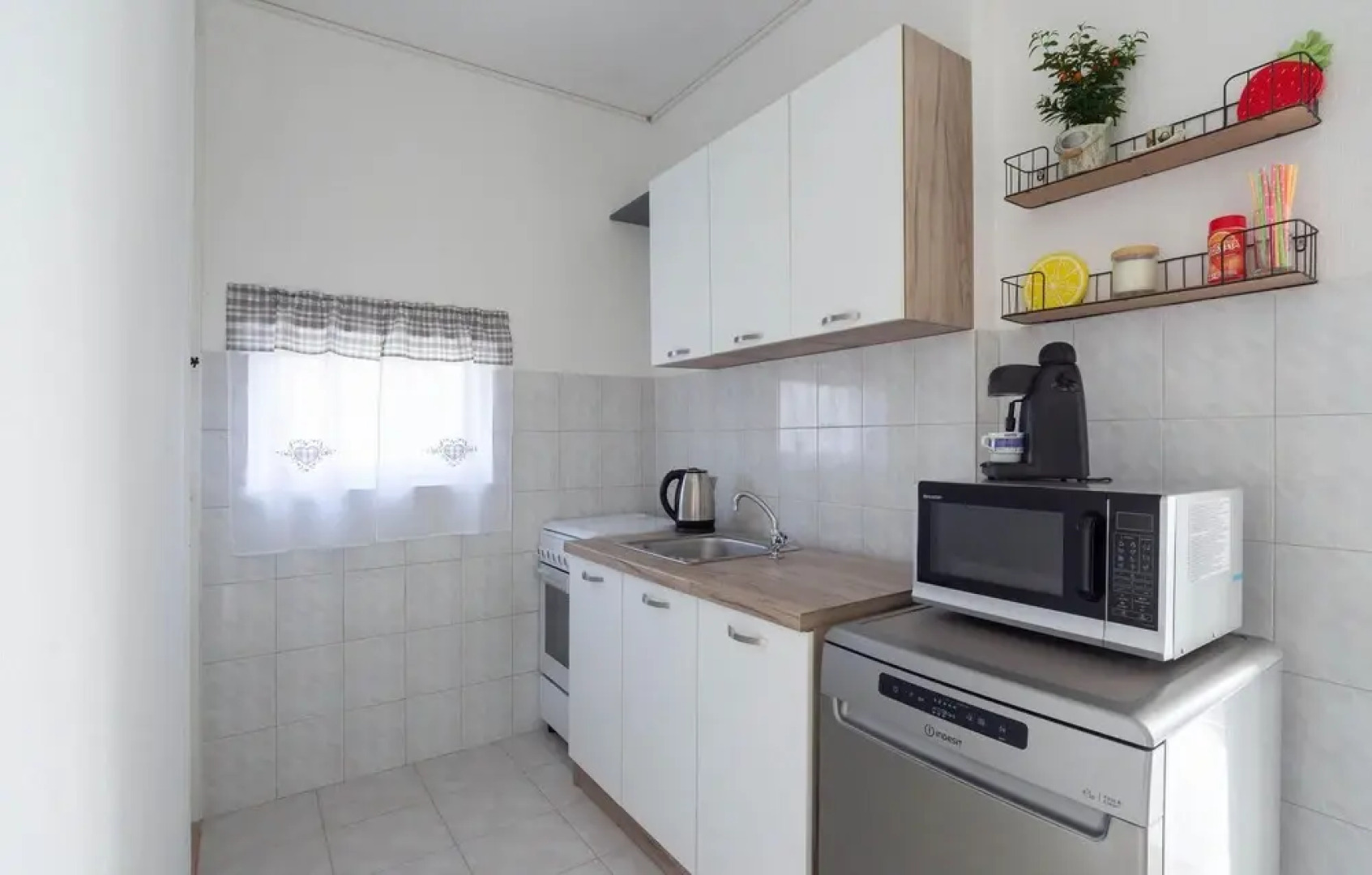 Nice Home in Dugopolje With Outdoor Swimming Pool, Wifi and 2 Bedrooms