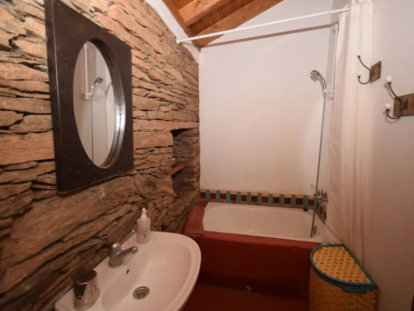 Quiet Cottage in Estate Casas da Cerca near Troviscais