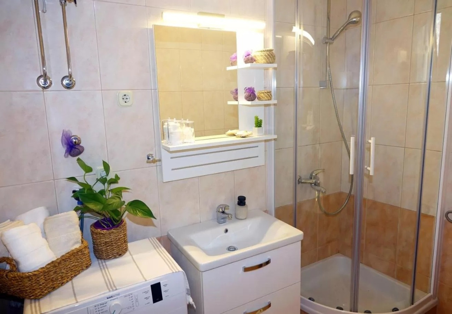 Apartment Ljubav - with parking : A1 Makarska, Riviera Makarska