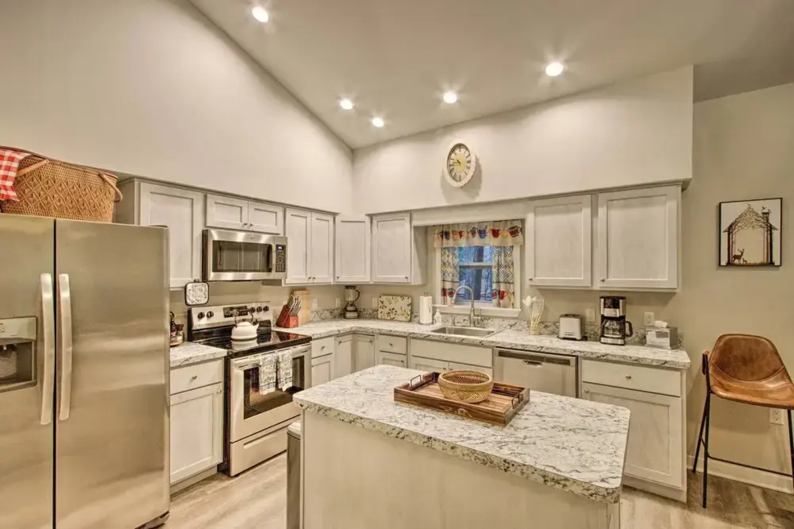 13 Mi to Camelback Ski! Creekside 'lincoln Lodge'