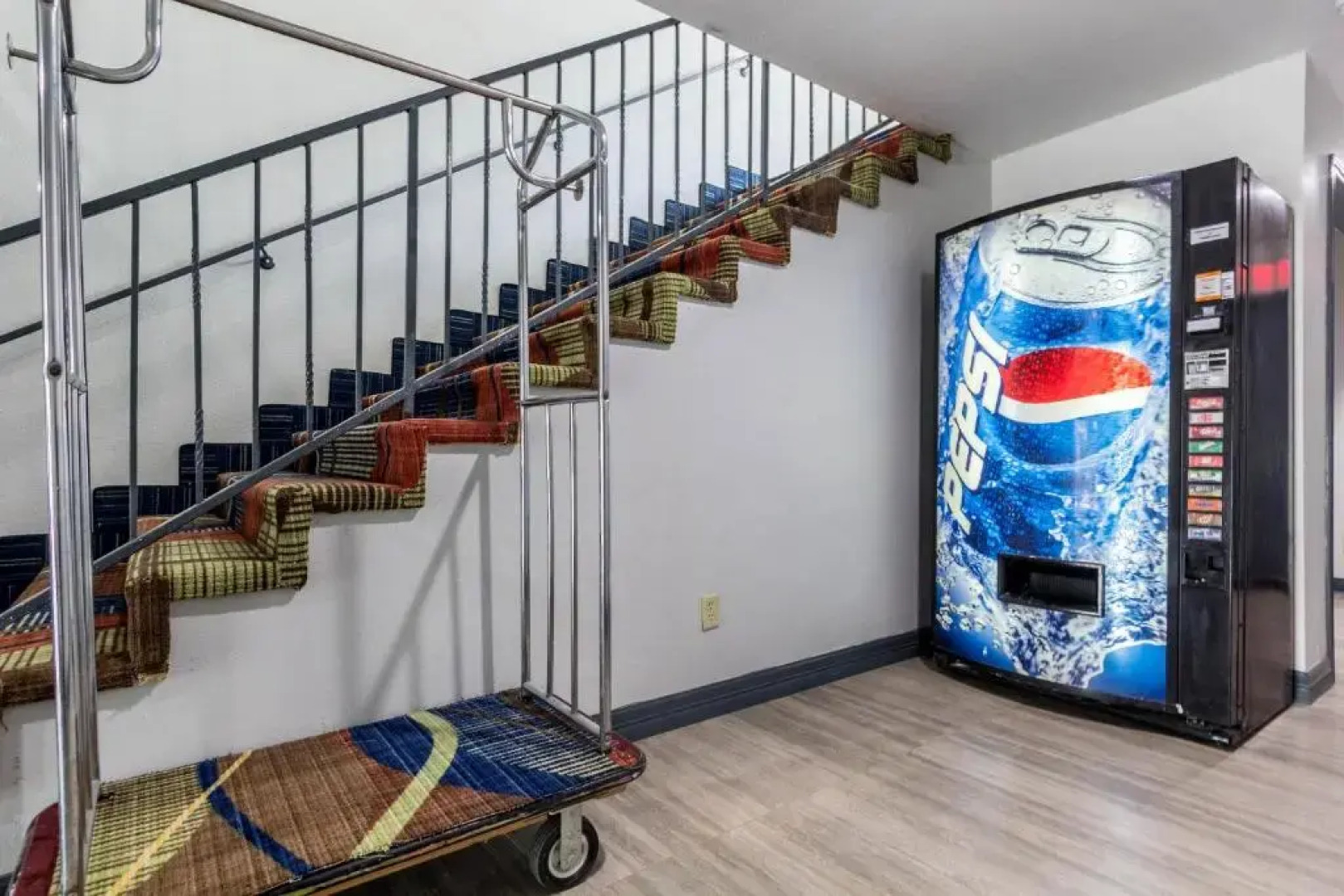 Scottish Inn and Suites