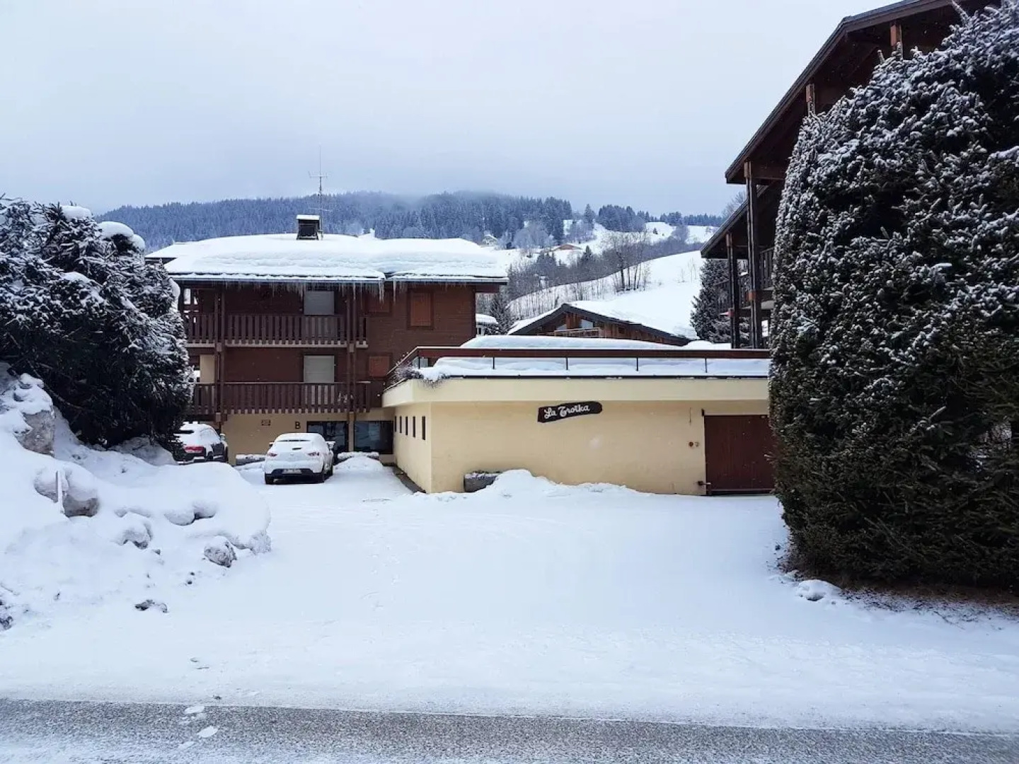 Studio in Demi-quartier, With Wonderful Mountain View - 600 m From the