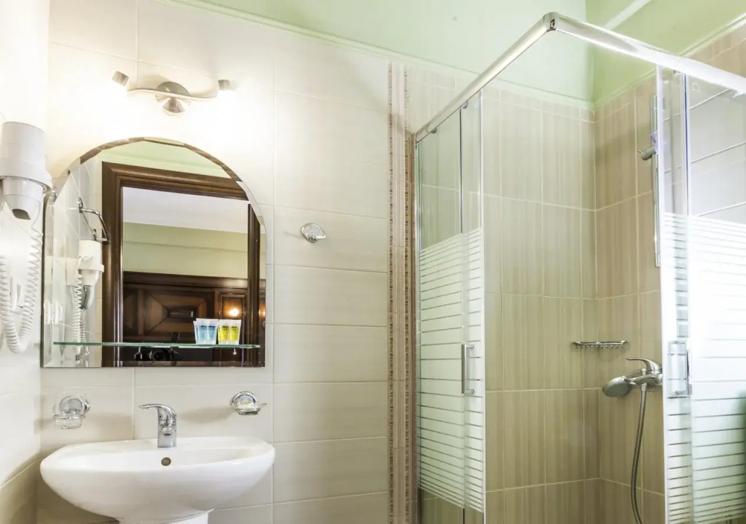 Dellas Boutique Hotel