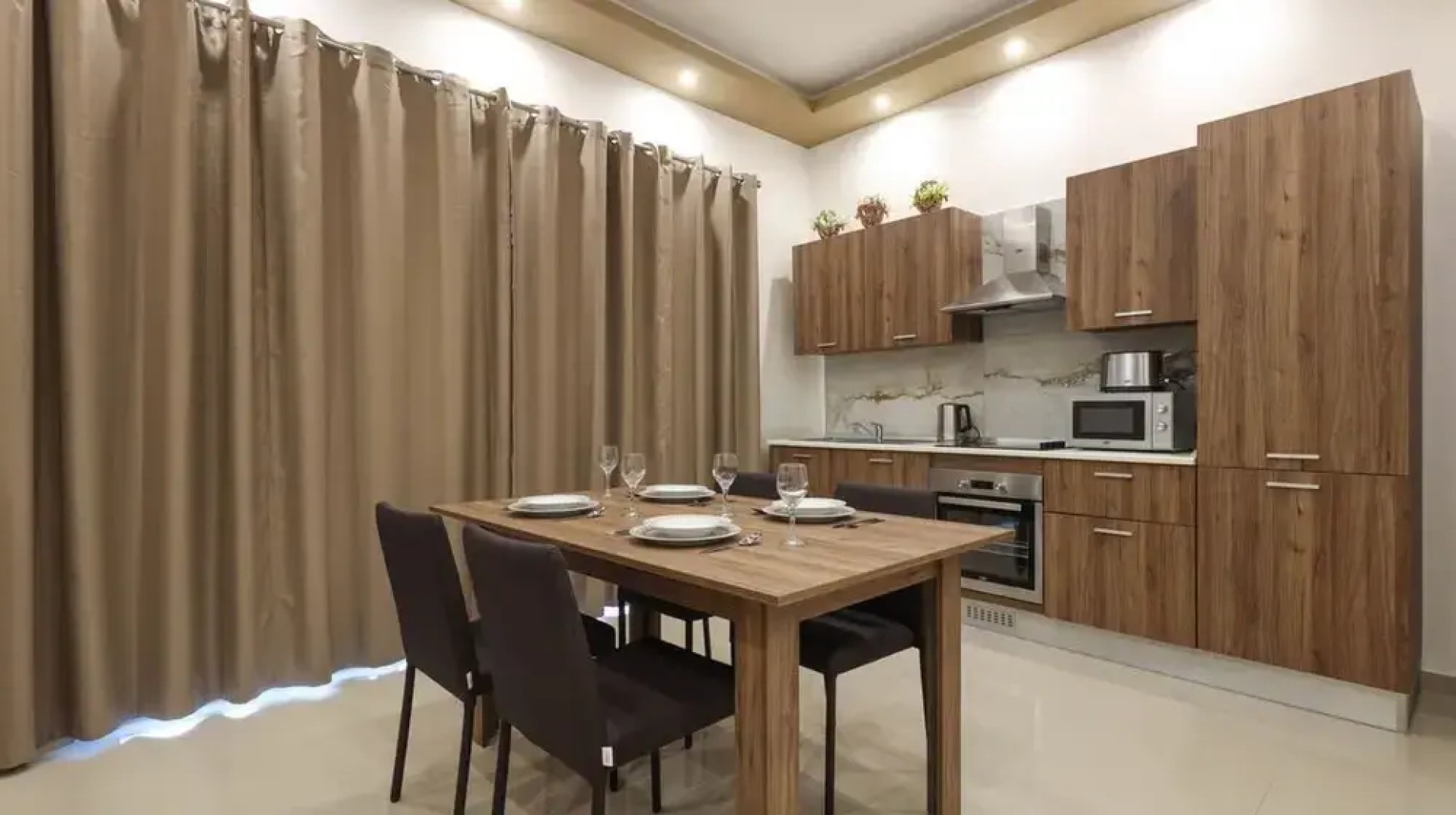 Gem Beachfront Apt With Amazing Bay and Sea Views