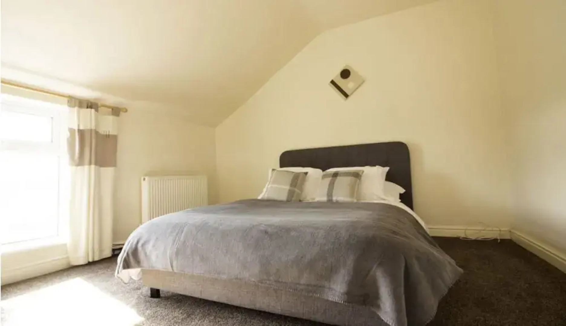 RoomTel - Brook House