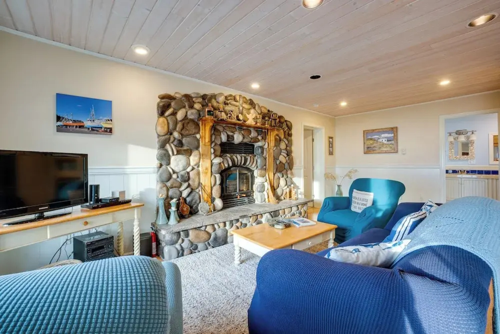 Oceanfront Home in Port Orford: The Lighthouse